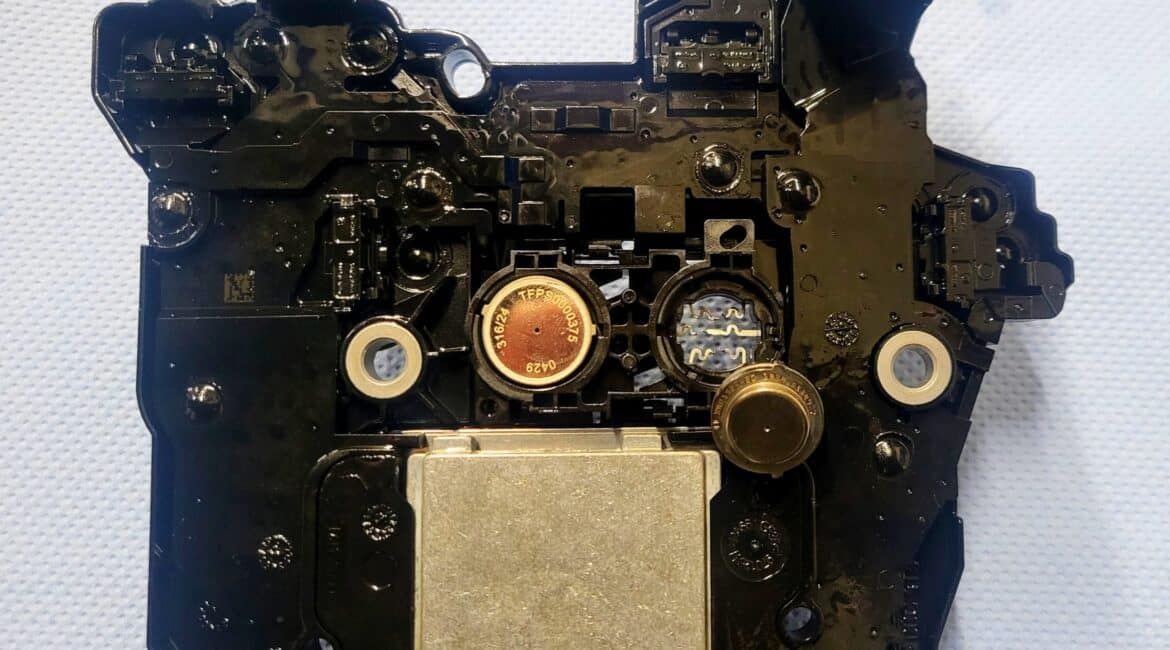 DQ381 DSG Mechatronik mit defekten Drucksensoren im Detail